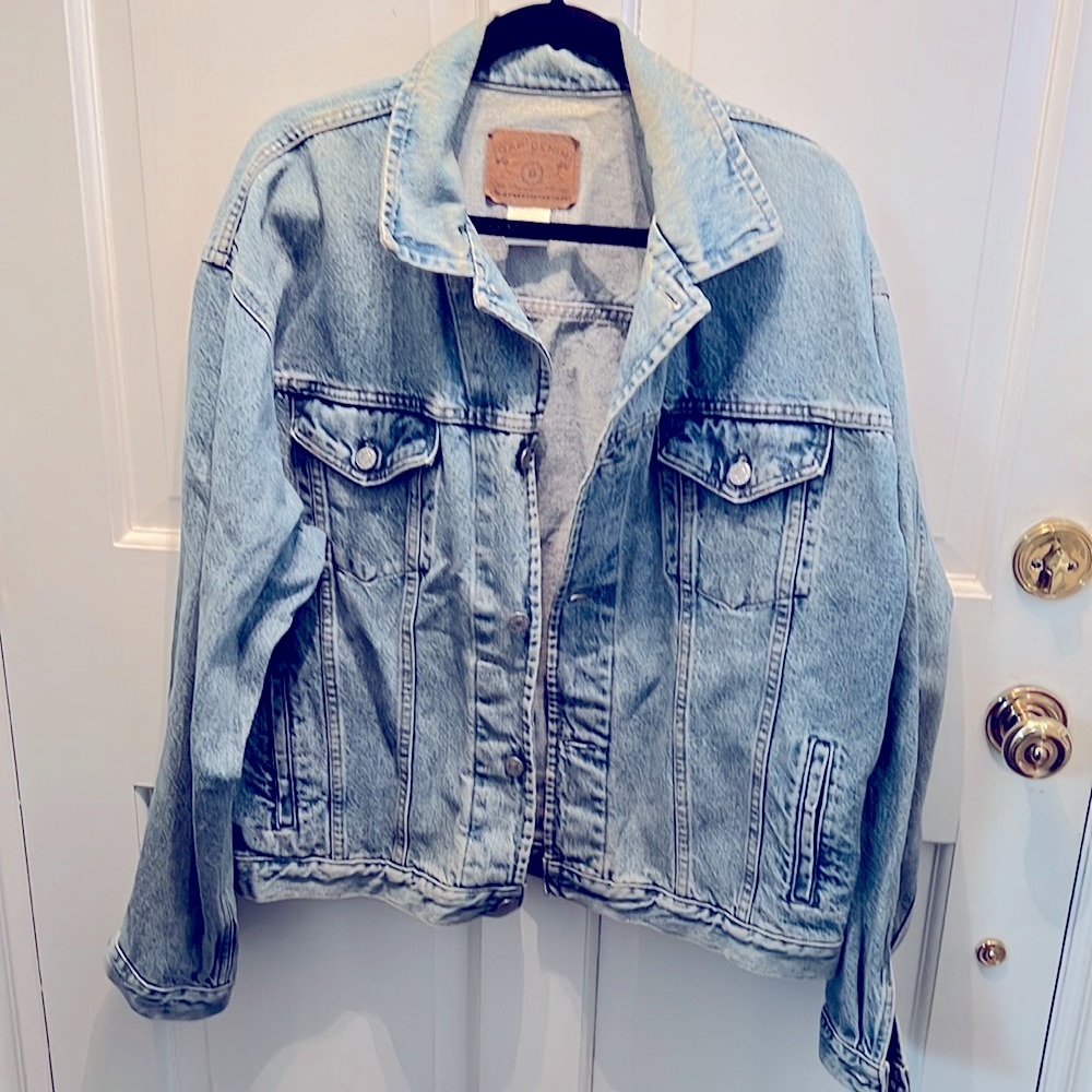 SALE! Price Drop! NOW $31.00 .Vintage Gap Denim waist jacket light wash